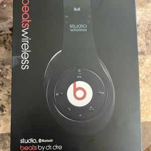 Beats Wireless Bluetooth Headphones